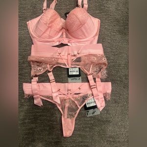 Belinda “Honey Bridgette” 3 Piece lingerie set.34G bra Garter M, briefs S NWR,